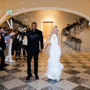 Ava Presley Size 4 and size 6 Color Off White - close to white